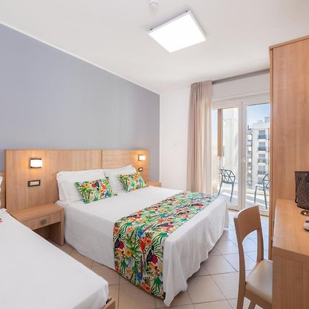 Appartamenti Smart A 30M Da Viale Dante E 100M Dal Mare 리치오네 외부 사진