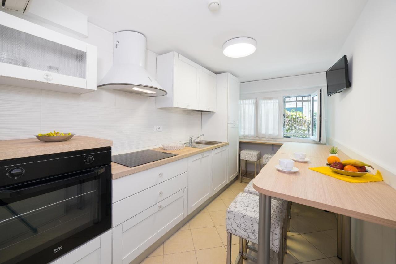 Appartamenti Smart A 30M Da Viale Dante E 100M Dal Mare 리치오네 외부 사진