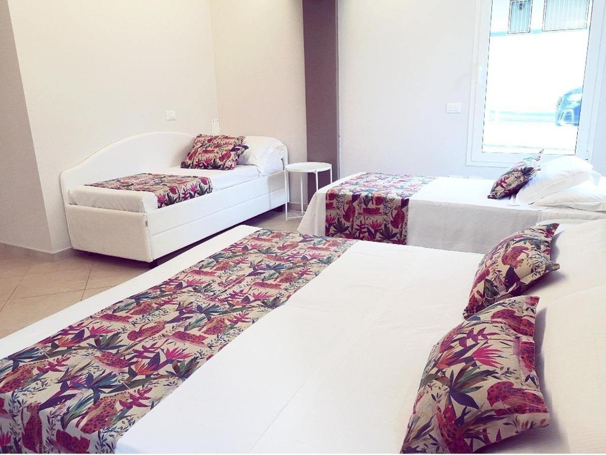 Appartamenti Smart A 30M Da Viale Dante E 100M Dal Mare 리치오네 외부 사진