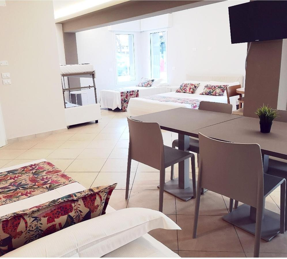 Appartamenti Smart A 30M Da Viale Dante E 100M Dal Mare 리치오네 외부 사진